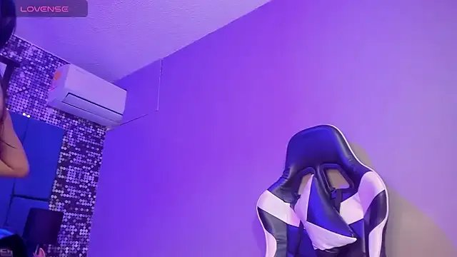 lux_bitchx from StripChat