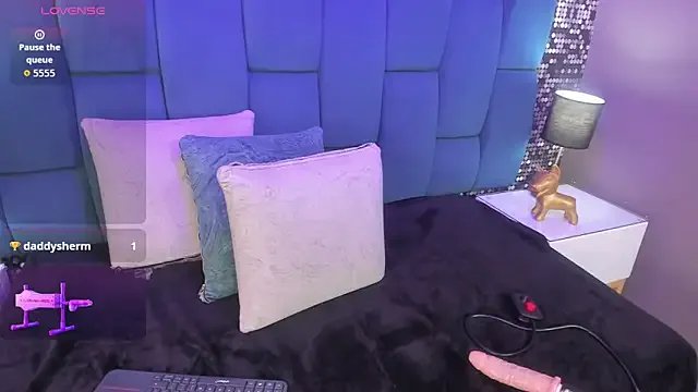 lux_bitchx from StripChat