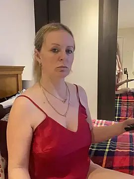 madamlillyrose from StripChat