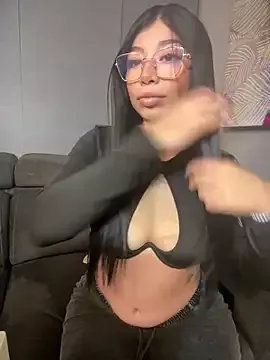 Maddy_Piink from StripChat