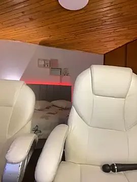 Maddy_Piink from StripChat