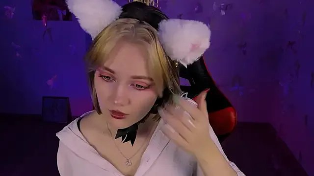 madeline_doll from StripChat