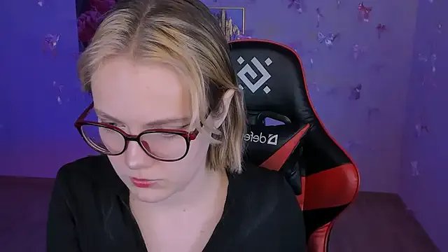 madeline_doll from StripChat