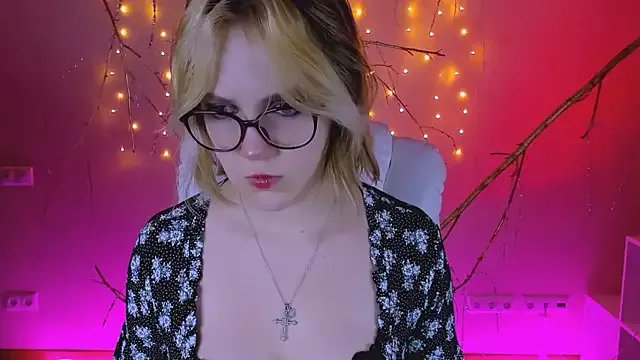  madeline_doll chat room