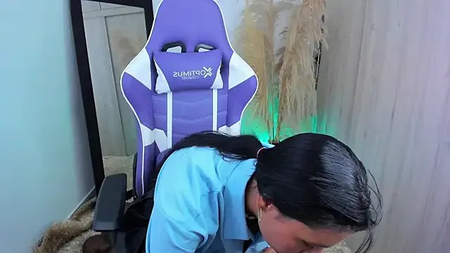 Madyson_Hot from StripChat