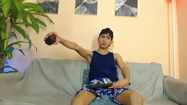  Marcus_and_Tony chat room