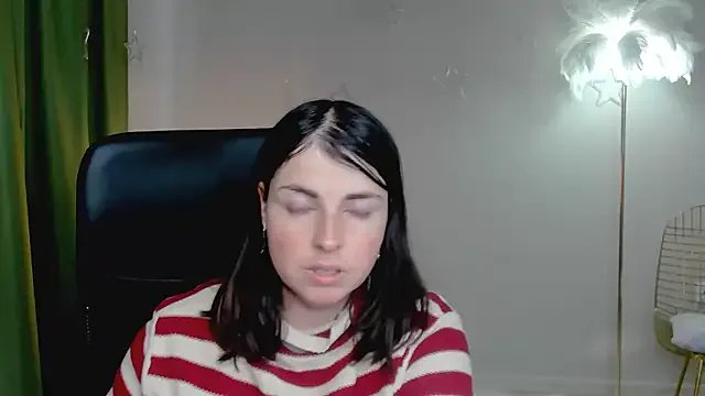 MartaEdams from StripChat