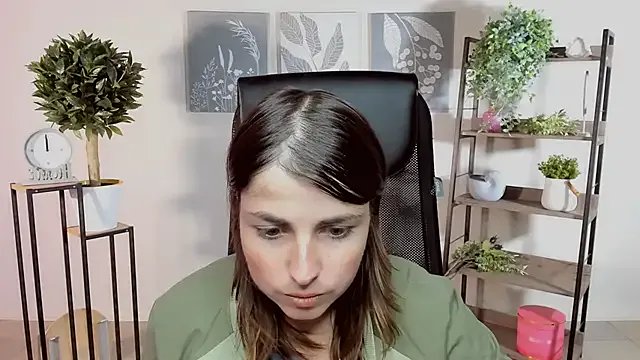 MartaEdams from StripChat