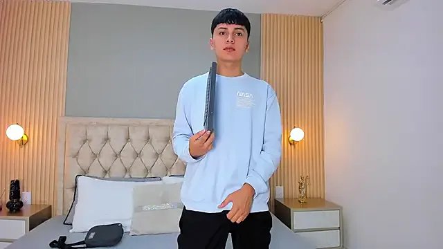 Maxii18_ from StripChat