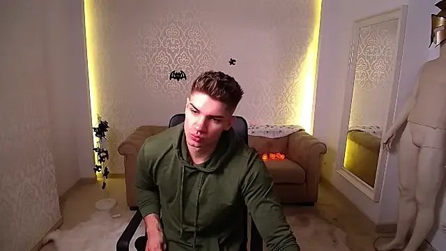 MaxKaiden from StripChat