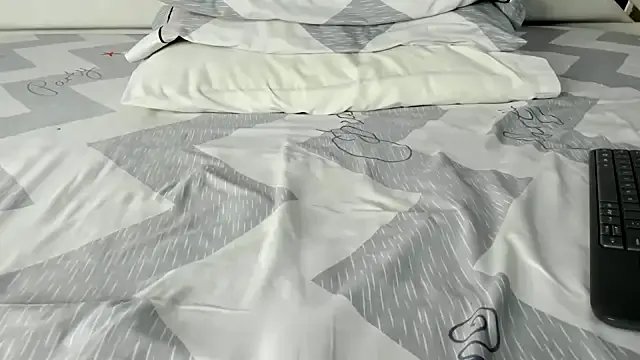 maybelline69 from StripChat