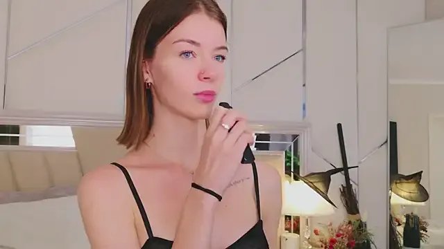 MeganMour from StripChat