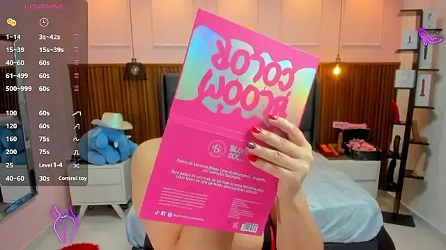 MEYLAGIA from StripChat