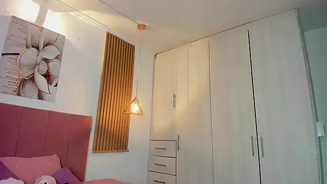 mia_nevaeh from StripChat