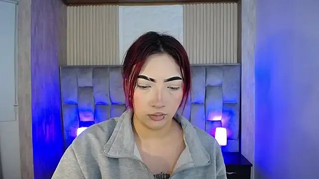 Mia_Rinn from StripChat