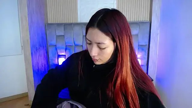 Mia_Rinn from StripChat