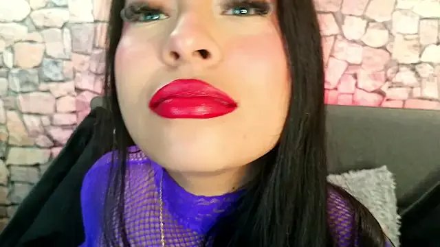 mia_roux1 from StripChat