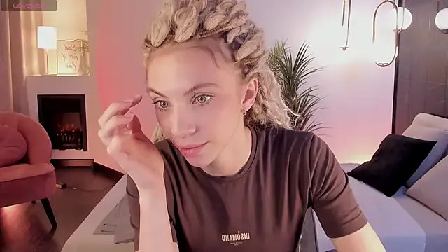 mia_silkk from StripChat