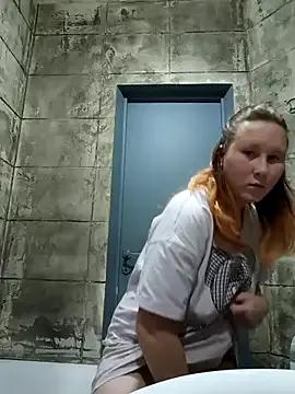 MiaKissy from StripChat is Freechat