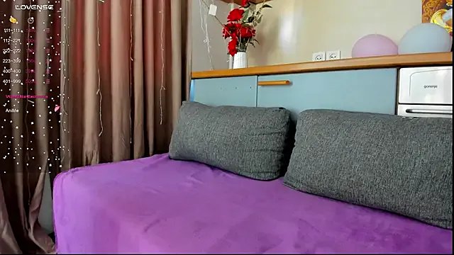 miissblonde from StripChat