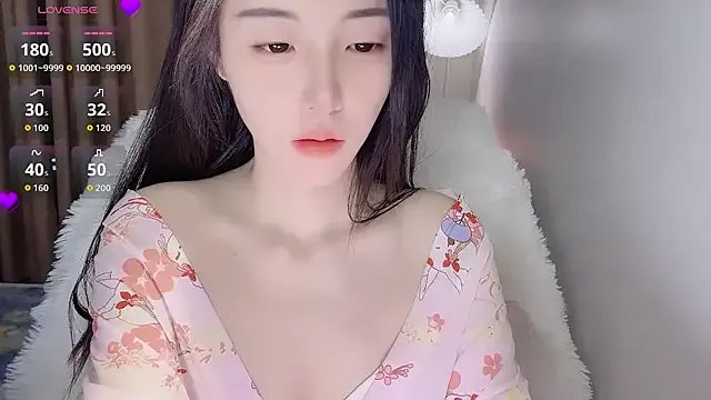 Mimi_666 from StripChat