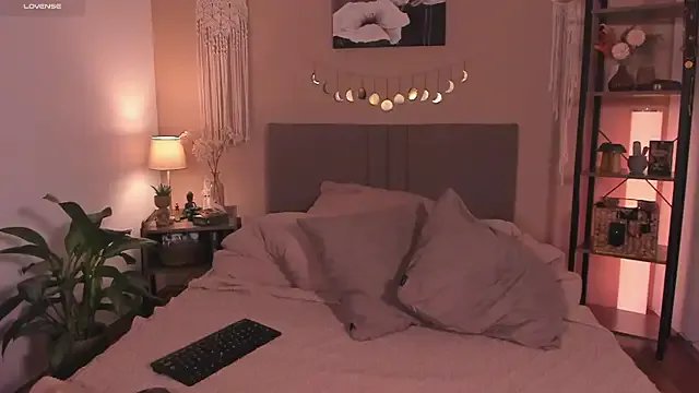 moalyn from StripChat