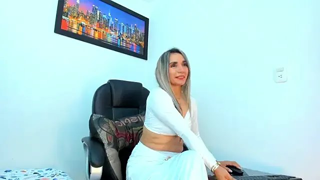 Ms_lunaRose from StripChat