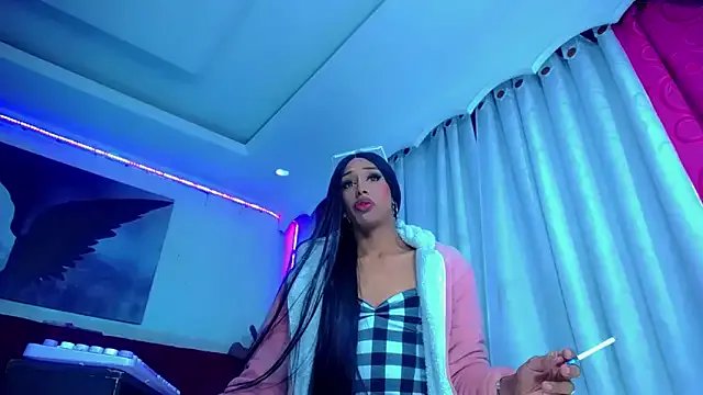 NahomiCamper from StripChat