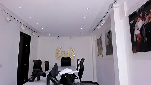 NairobiLee from StripChat