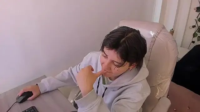 Nathaly_ds from StripChat