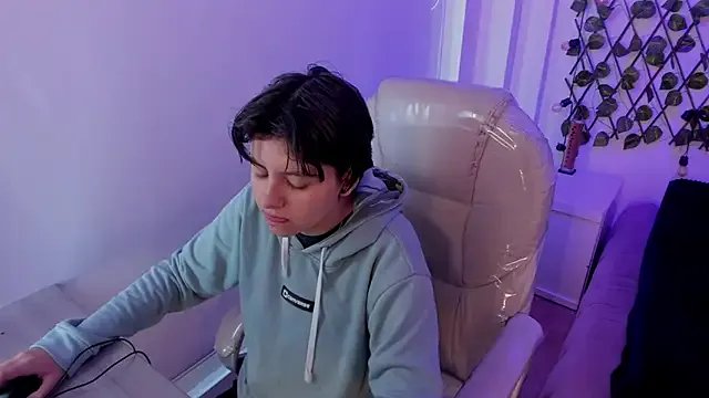 Nathaly_ds from StripChat