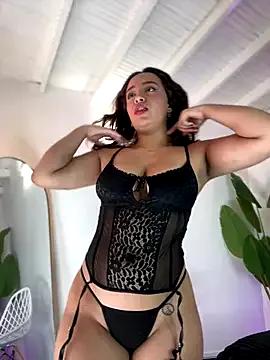 NaughtyNinnaXXX from StripChat is Freechat