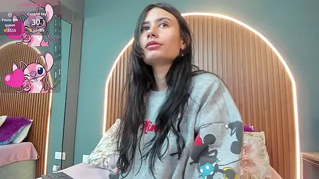 NayeCloud from StripChat