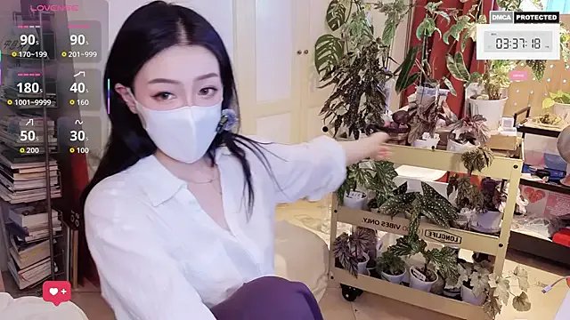 nayomi_34f