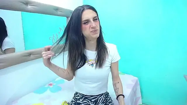  nicol_grey chat room