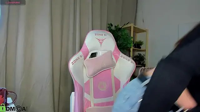 Nicole_Charm from StripChat