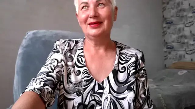 NicoleOlla from StripChat