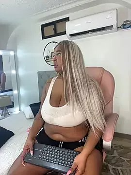 Niicol_Jenner from StripChat