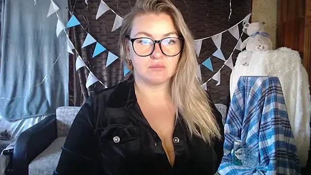 NikaSkylink from StripChat