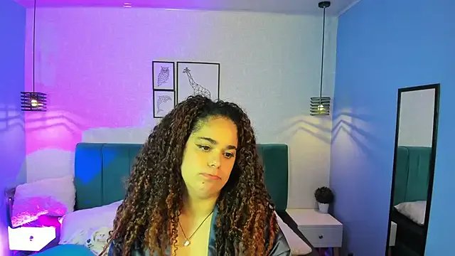 ninna_curly from StripChat