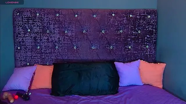 NoraBigAss from StripChat