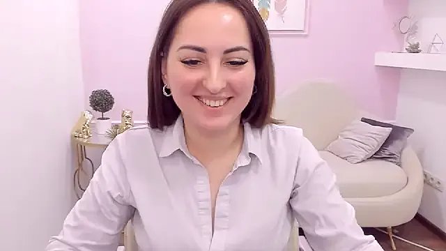  NoraSimons chat room