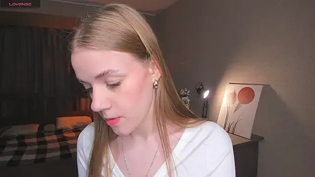 OdellaFrake from StripChat