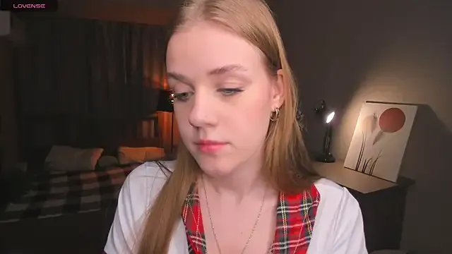 OdellaFrake from StripChat