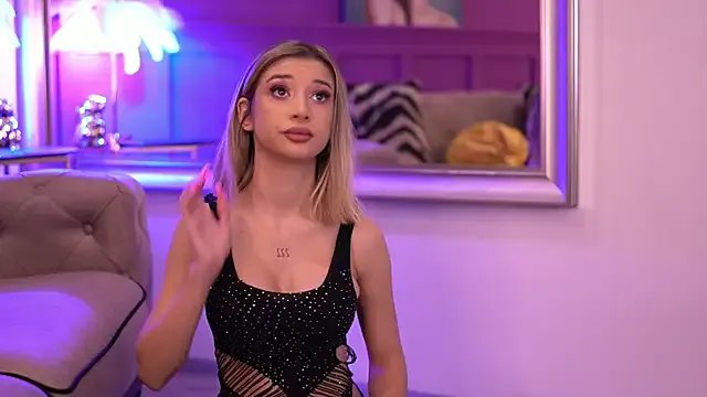 OdetteMason from StripChat