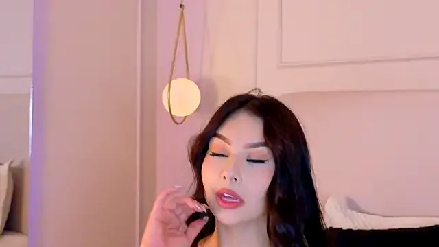 OlayaCooper from StripChat