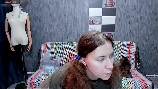 pa1e_pr1ncess from StripChat