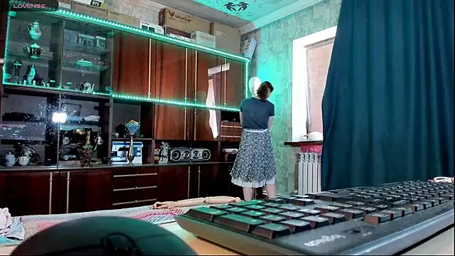 pa1e_pr1ncess from StripChat