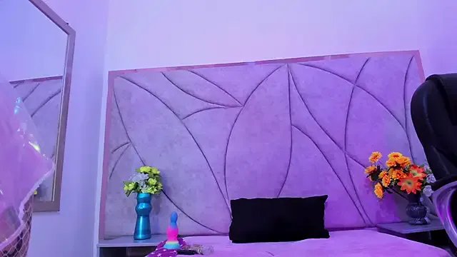 Pamela_Squirtt from StripChat