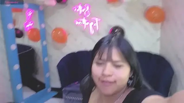 Paulette_v from StripChat